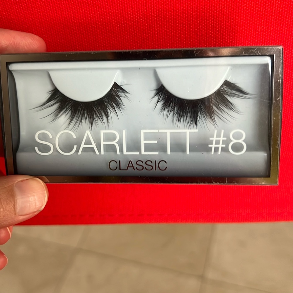 New Huda Beauty Scarlett #8 lashes falsies